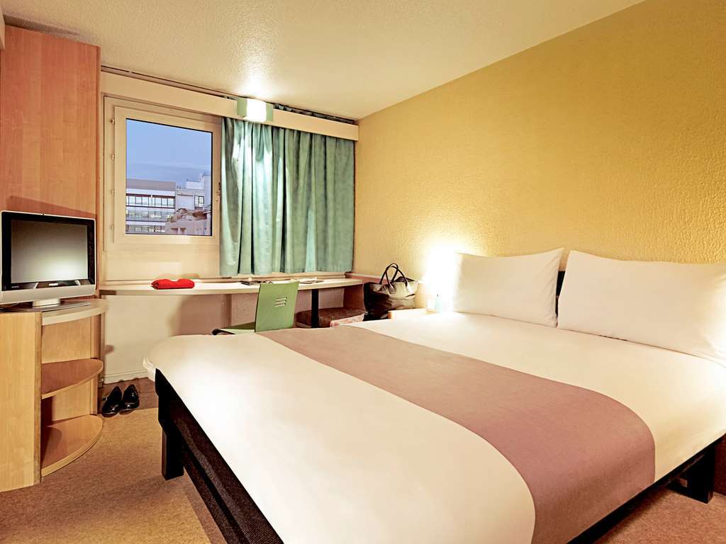 Ibis Paris Le Bourget Hotell La Courneuve Rum bild